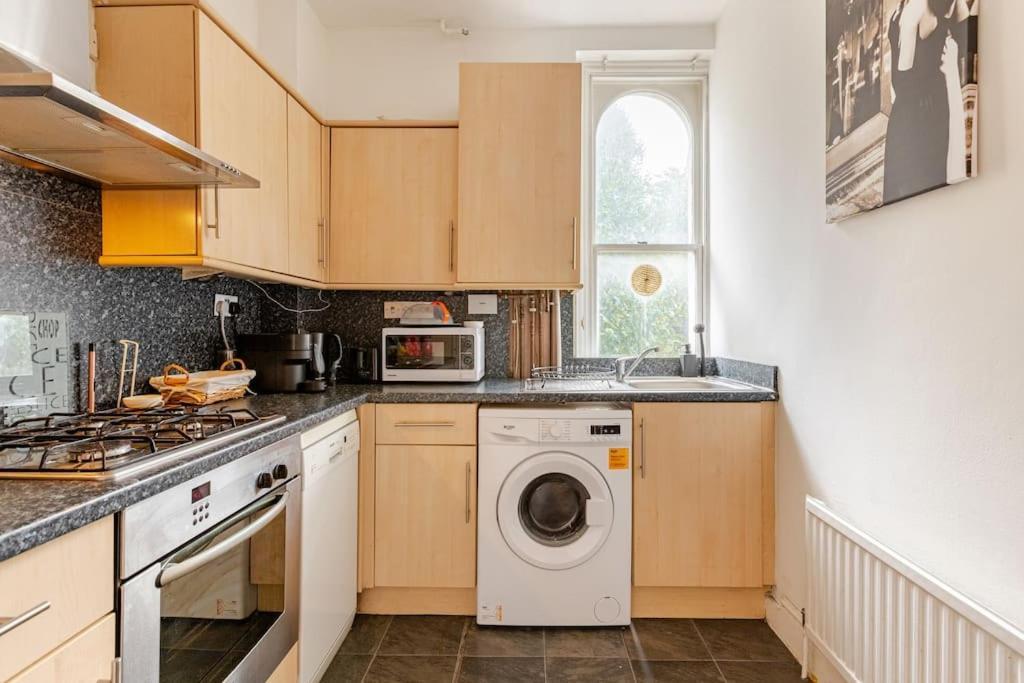 2 Bedroom Flat In St Johns Wood London Exterior photo